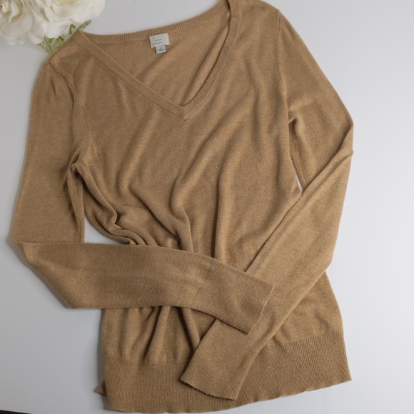 a new day Tops - A New Day V-neck sweater size Small khaki